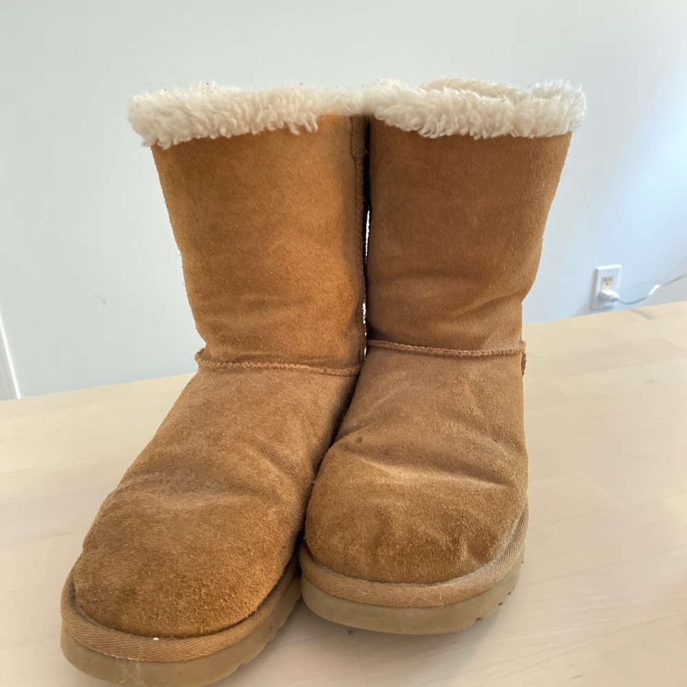 Cozy Uggs Bailey Bow, Tan Suede Boots with Sheepskin Lining
